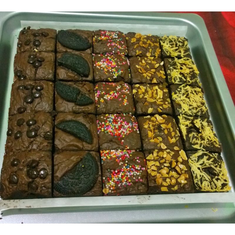 

fudgy brownies 20x20cm isi 25 sekat