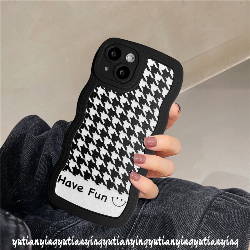 Case OPPO A17 A17 A15 A57 A95 A55 A12 A76 A16 A74 A5 A9 A16s A96 A5s A1k A35 A7 A16K A77s A54 A53 A3s A17K A72 A12E A52 Reno 87 6 Wavy Edge Houndstooth Pattern Smiley Lucu Soft Cover