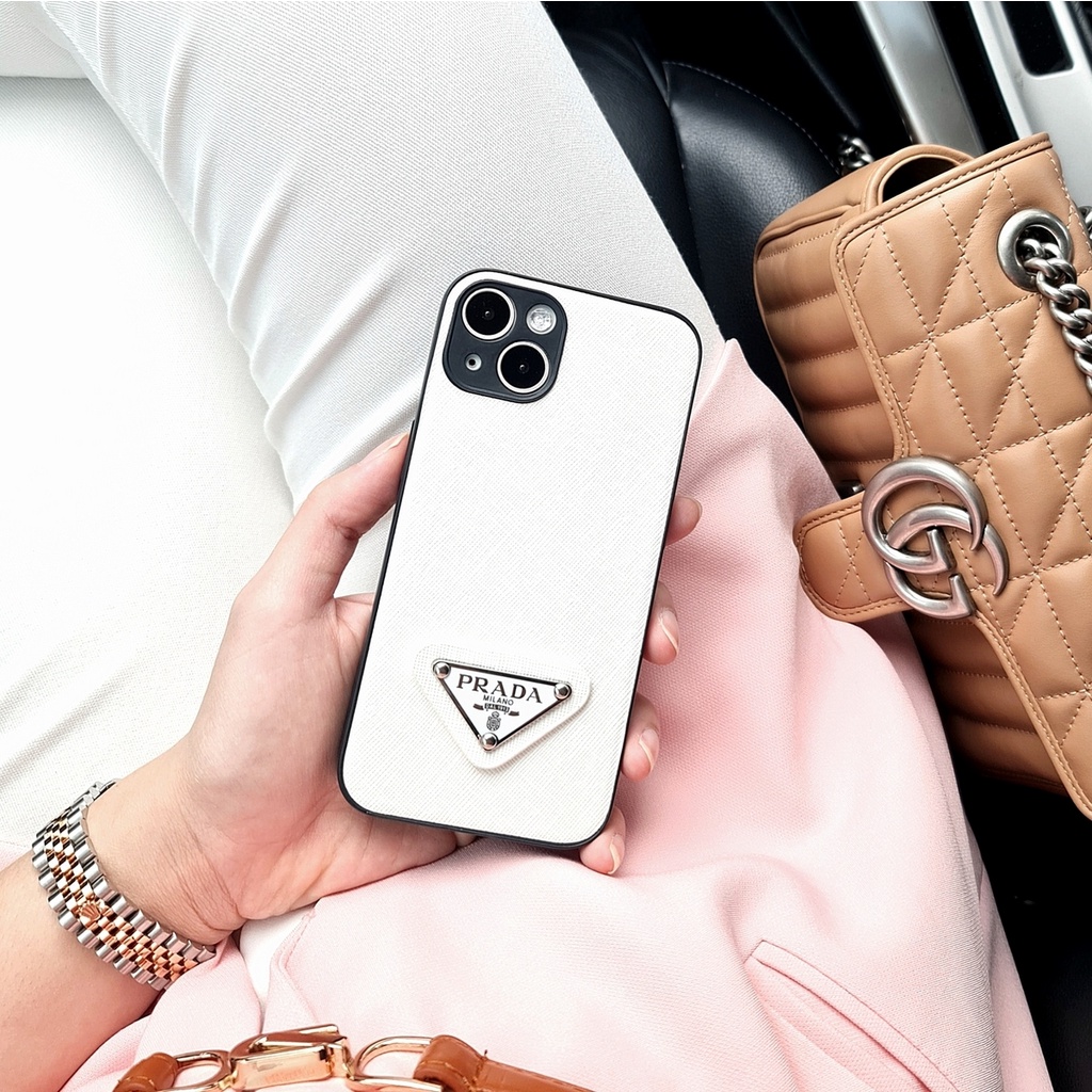 IPHONE 6 6S 6G 6 PLUS 6S PLUS 7G 8G SE 2020 7 PLUS 8 PLUS X XS XR 11 PRO MAX 12 PRO 12 PRO MAX 13 13 PRO 13 PRO MAX |  PR*D4 (WHITE) Soft Case Luxury Logo 3D Beremboss