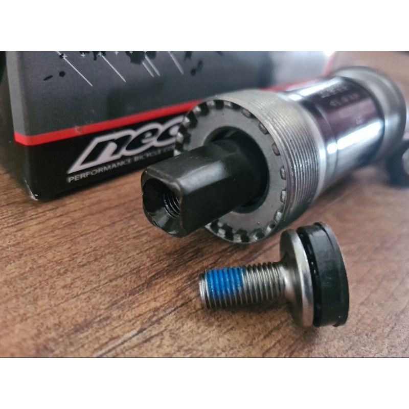 BB BOTTOM BRACKET BEARING AS TENGAH NECO PANJANG 113.5MM LEBAR 113.5 MM MODEL CRANK KOTAK SQUARE