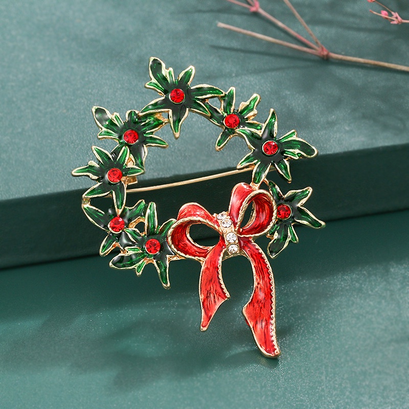 Pin Bros Bentuk Kartun Pohon Natal Bahan Metal Untuk Unisex