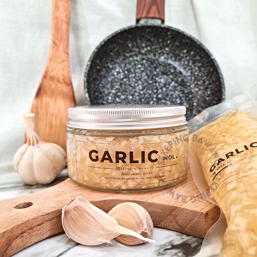 

Bawang Putih Cincang/iris dalam Minyak - Garlic in Oil merk Sekeping Bawang