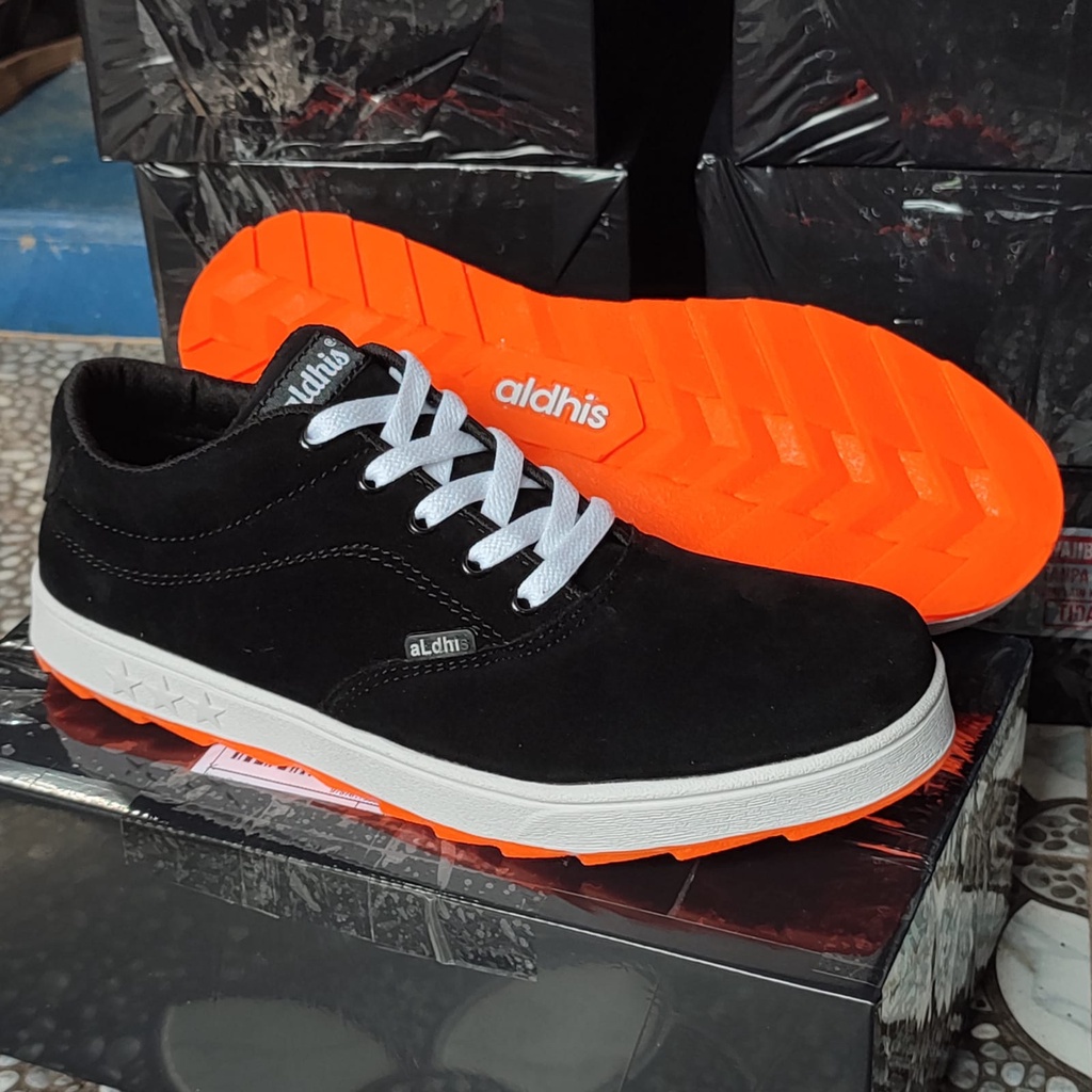 Sepatu Pria Aldhis OR10 Hitam Low Black Original Lokal Sneakers Cowok Keren Terbaru Buat Gaya Santai Jalan