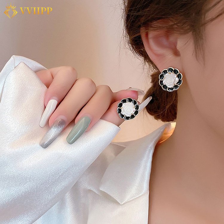 Anting Tusuk Bentuk Bunga Camellia Warna Hitam Untuk Wanita