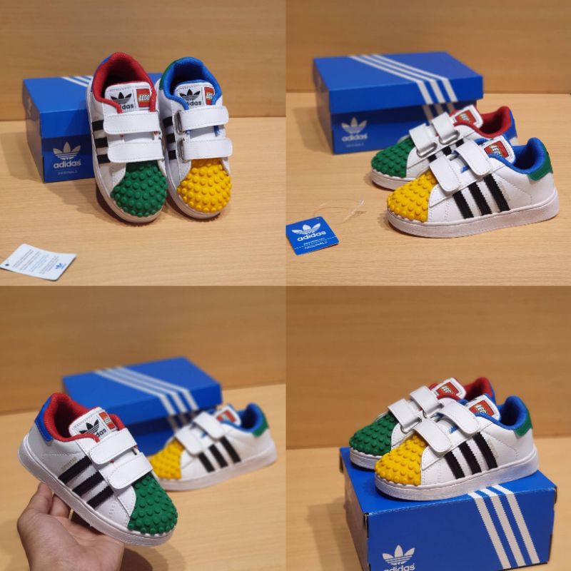 sepatu anak adidas superstar legos kids sudah termasuk box &amp; free kaus kaki .