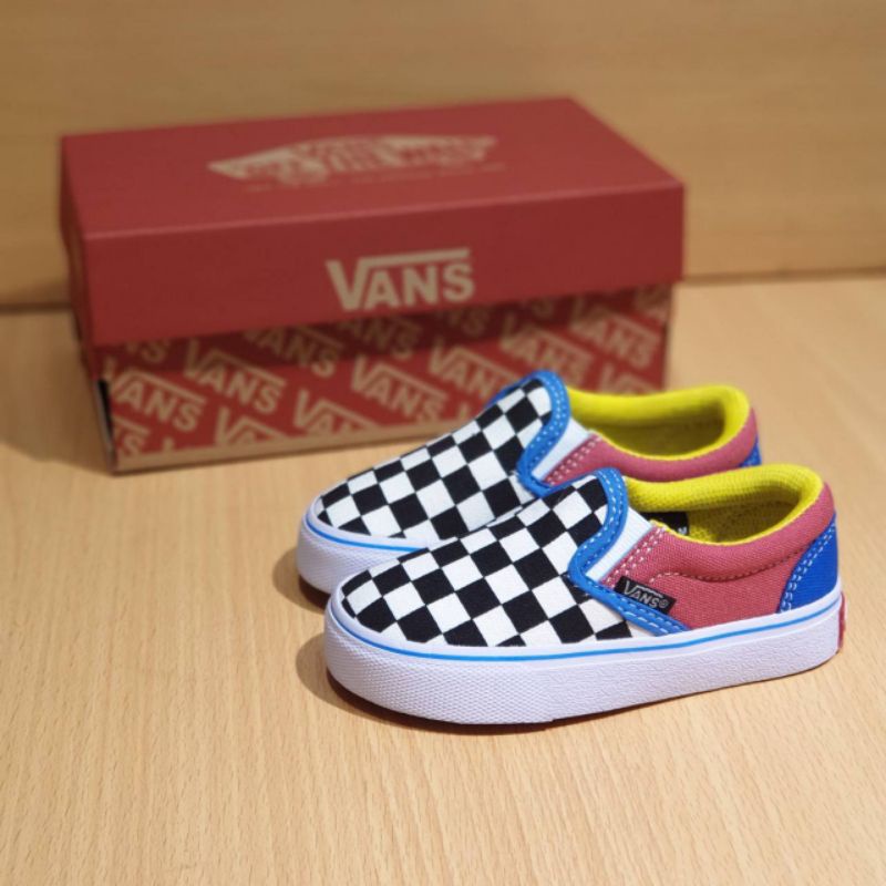 sepatu vans anak sepatu anak vans checkerboard slip on multi colour sudah termasuk box &amp; bonus kaus kaki .