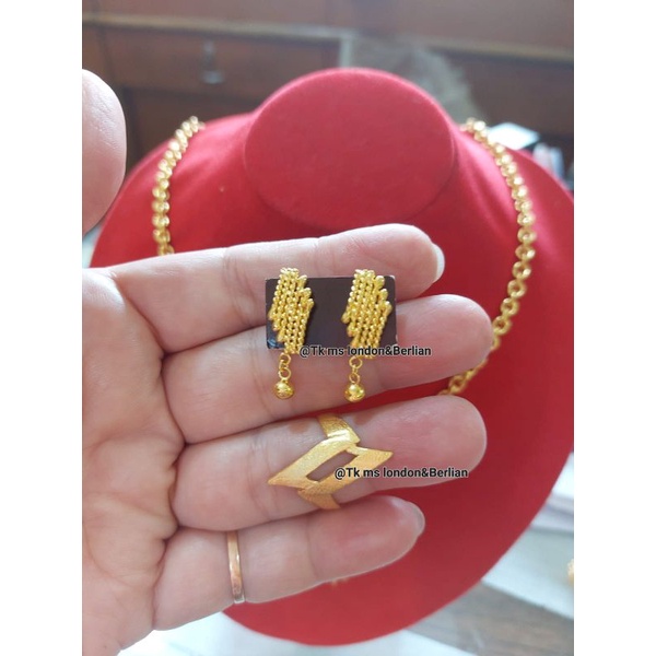 Anting Emas 24K Kadar 999,9%.