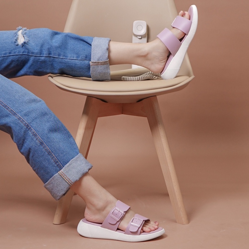 SARASARA YUK - Sandal Wanita Slop Casual Model Birken Sol Puyuh SARA SARA JEAN Sendal Selop Cewek Kulit Santai Strap Gesper Ban dua Empuk lucu Size 36 37 38 39 40 Warna White Putih Soft Anti Slip Original Kekinian Terbaru Shoes ORI Mall Official Store