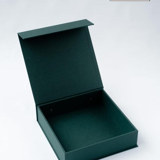 

kotak kado souvenir uk 30x30x8cm - Hijau