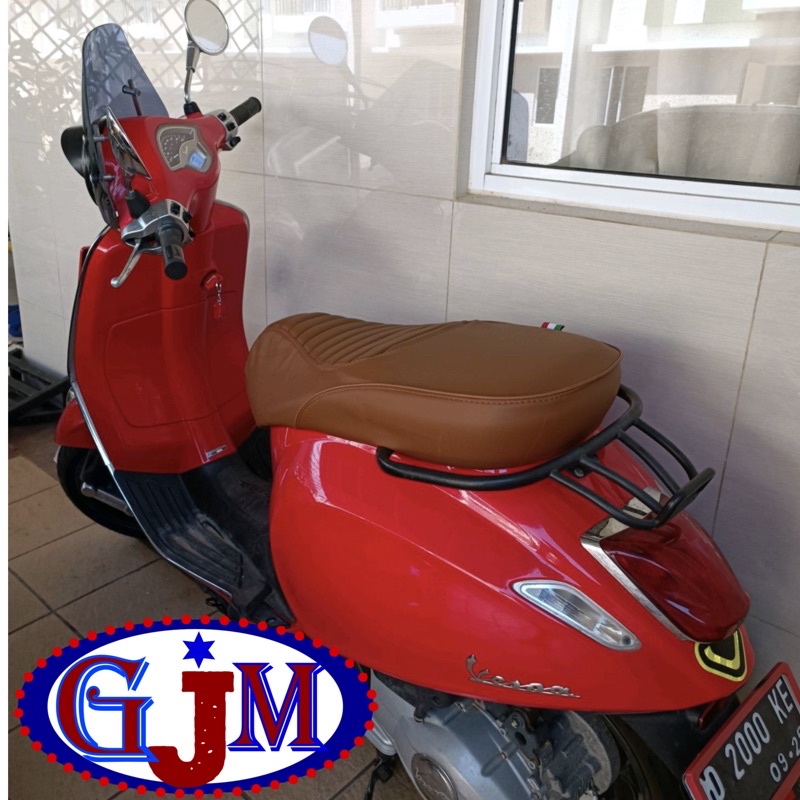 kulit jok motor vespa primavera / sprint / lx. bahan mbtech premium original