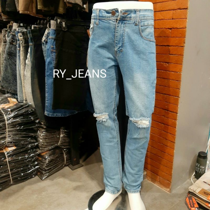 celana jeans sobek lutut pria ripped jeans biru lightblue softjeans streeth