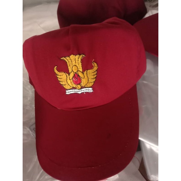 topi sekolah topi merah putih dan merah-merah