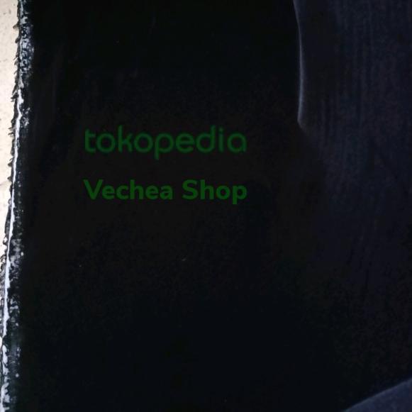 kain bludru hitam meteran