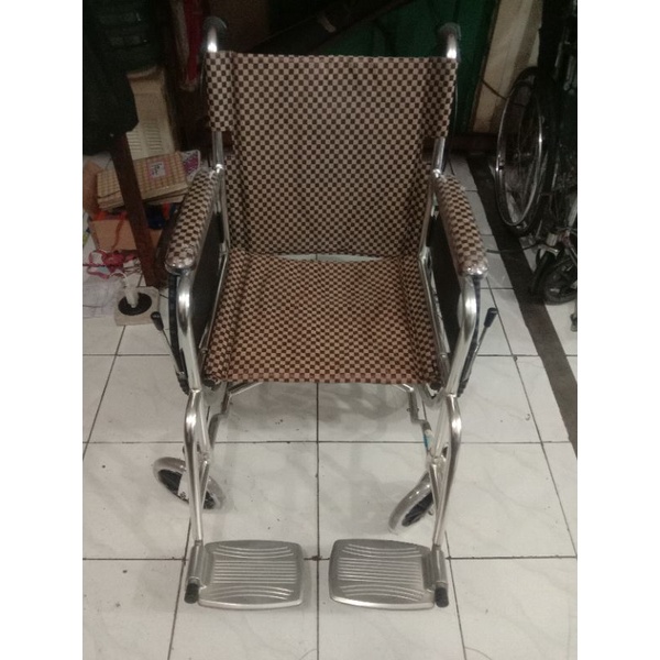 kursi roda bekas