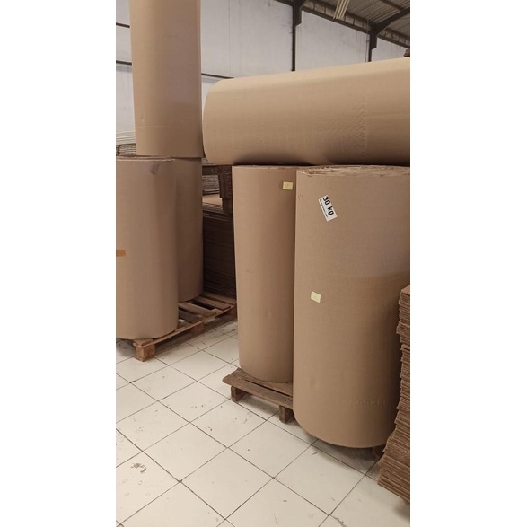 

Karton Lembaran Single Face 1 ROLL gabungan Uk. Lebar 40 cm x 40 meter