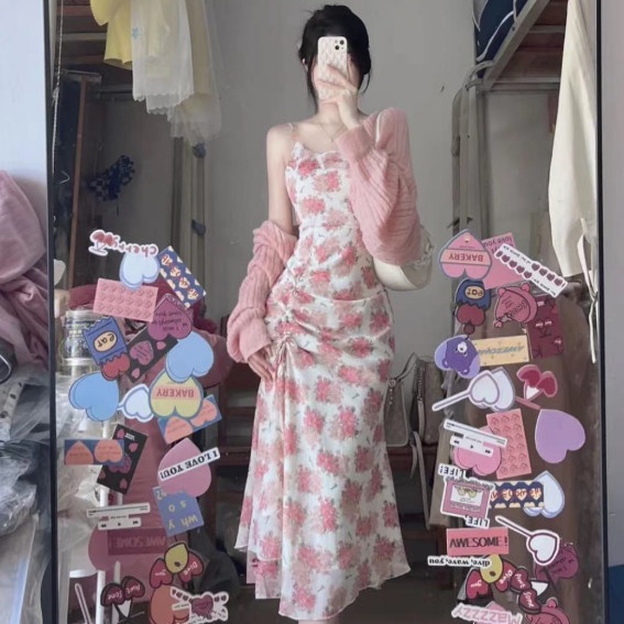 Red Setelan kardigan dua potong trendi high-end musim panas serut keinginan murni tidak teratur fishtail sling floral dress wanita