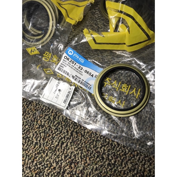 Seal Bearing Laher Depan Kia Timor Carens 1 dan 2