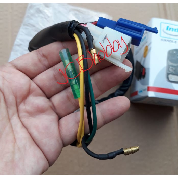 Holder kiri Yamaha Vixion 3C1 original MINDA