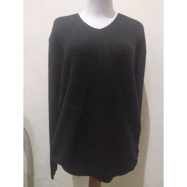 sweater hitam Azul