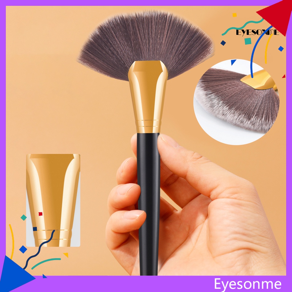 Brush Makeup Bentuk Kipas Warna Emas Untuk Bedak Tabur