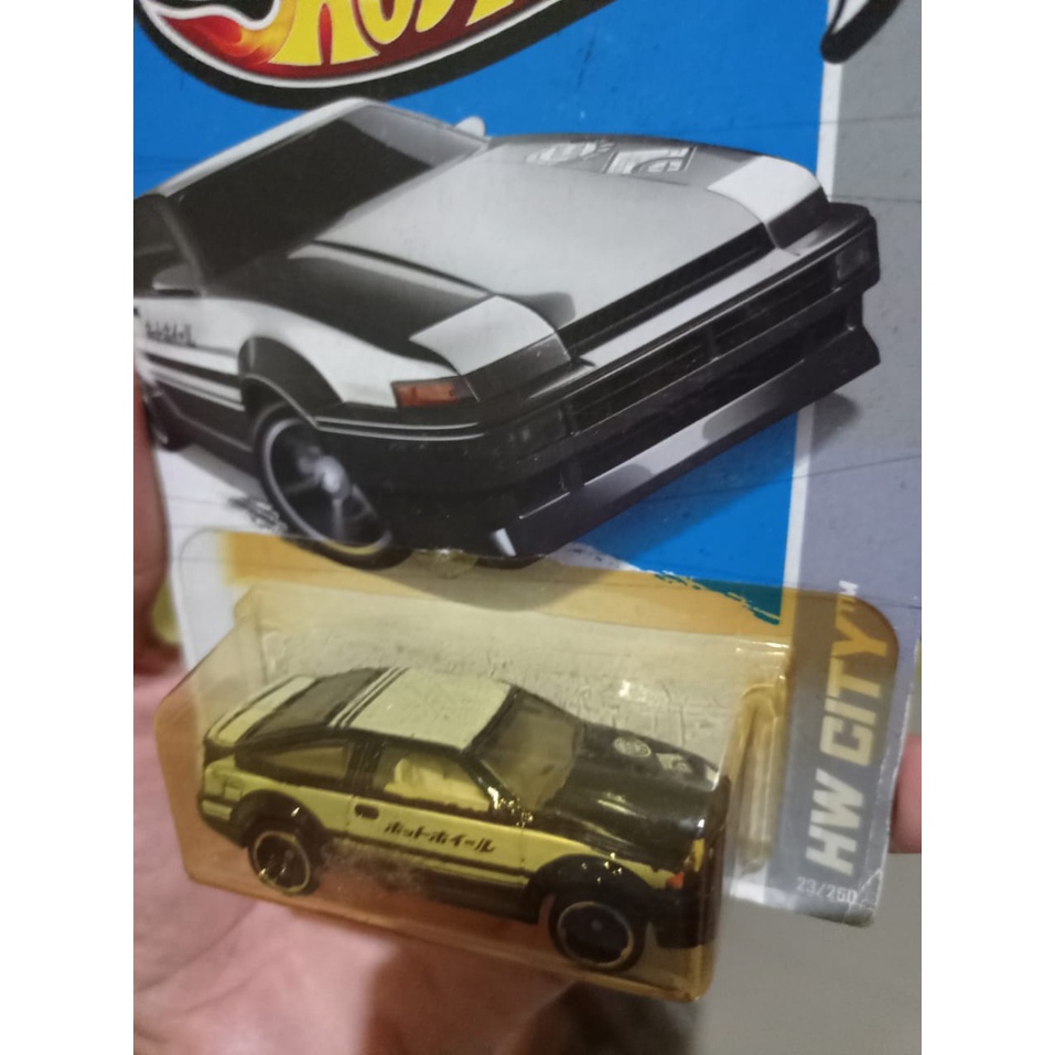 hotwheels toyota ae 86 sprinter trueno initial d hitam putih