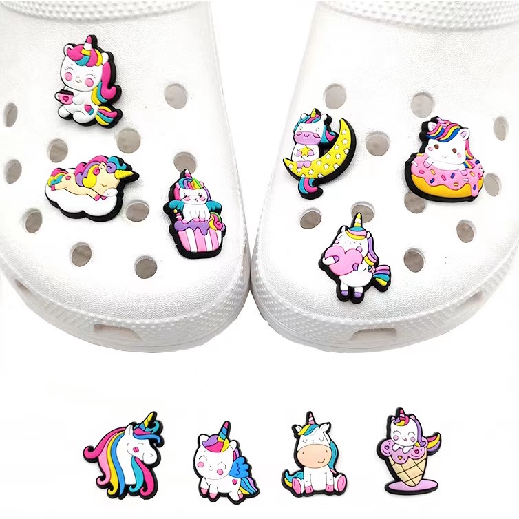 1 Pc Aksesoris Pin buckle Sepatu Bentuk Kartun unicorn Bahan PVC Dapat Dilepas Untuk Hadiah Anak Perempuan