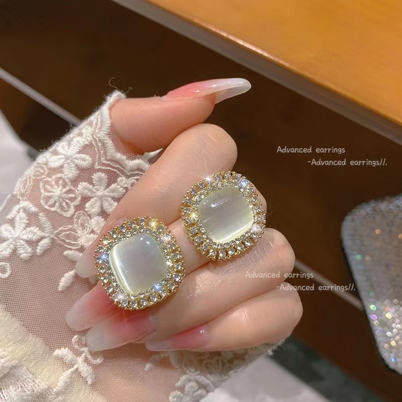 AY(CN) Anting Tusuk Bentuk Kotak Hias Kristal Opal Warna Emas Untuk Wanita