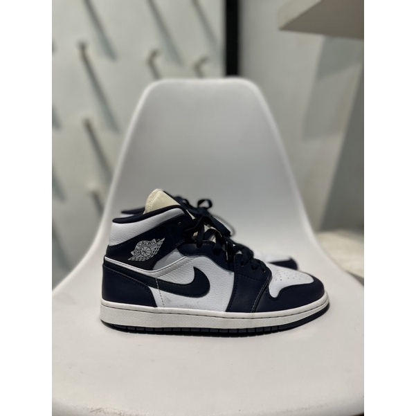 Jordan 1 mid metalic obsidian
