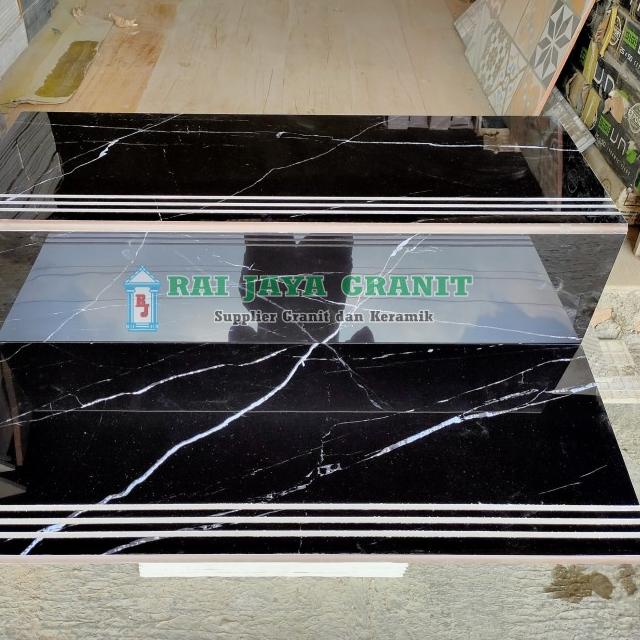 Granit Anak Tangga 30x100 dan 20x100 Hitam Motip