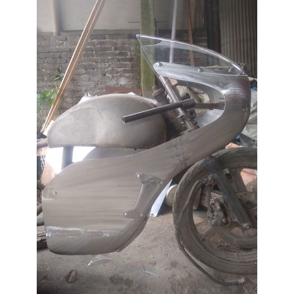 Full Fairing dan Half fairing Caffe racer