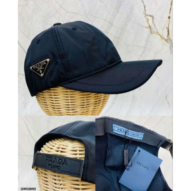 topi prada