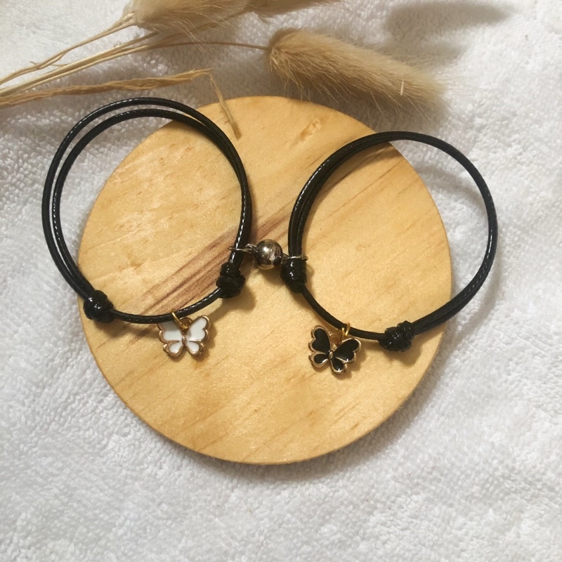 Gelang kupu kupu hitam putih couple magnet / Gelang tali wanita with bestie