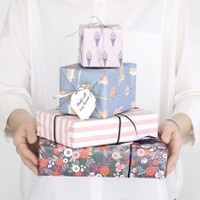 

Apple Tree - SPECIAL PAKET ULANG TAHUN / PACKINGAN GIFT ULANG TAHUN / TAMBAHAN KERTAS KADO