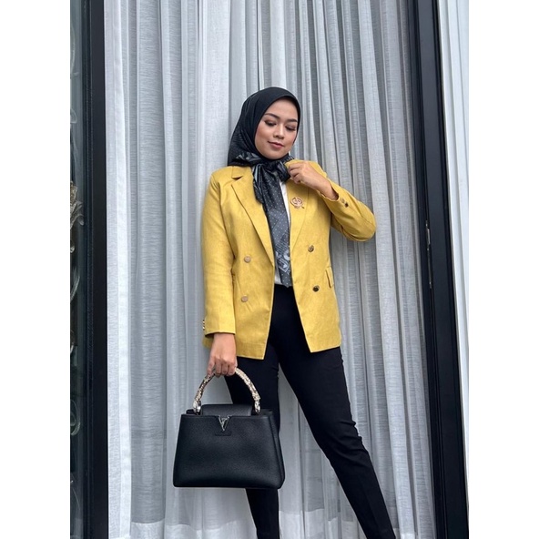 VANILA BLAZER JOURNEY SCARVES