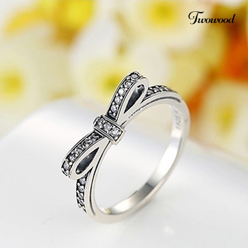 Cincin Bentuk Ikatan Simpul Bahan Alloy Aksen Berlian Imitasi Gaya Retro Untuk Wanita