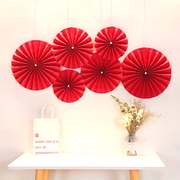 

Paper Fan Merah Mutiara Set 6 Dekorasi Pesta Natal Imlek Kipas Merah - MERAH. CS-703