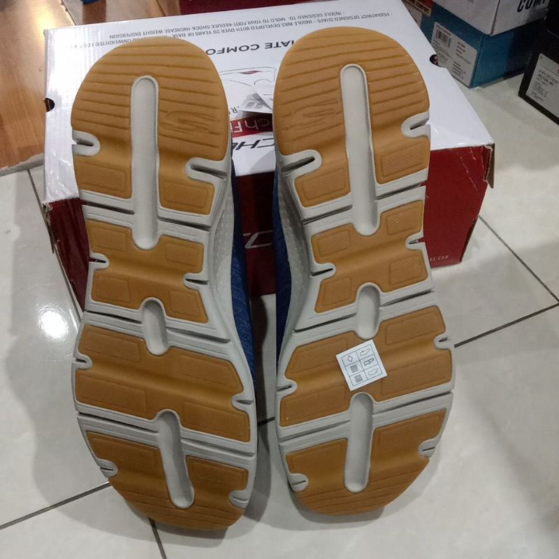 sepatu Skechers Waveport 232301