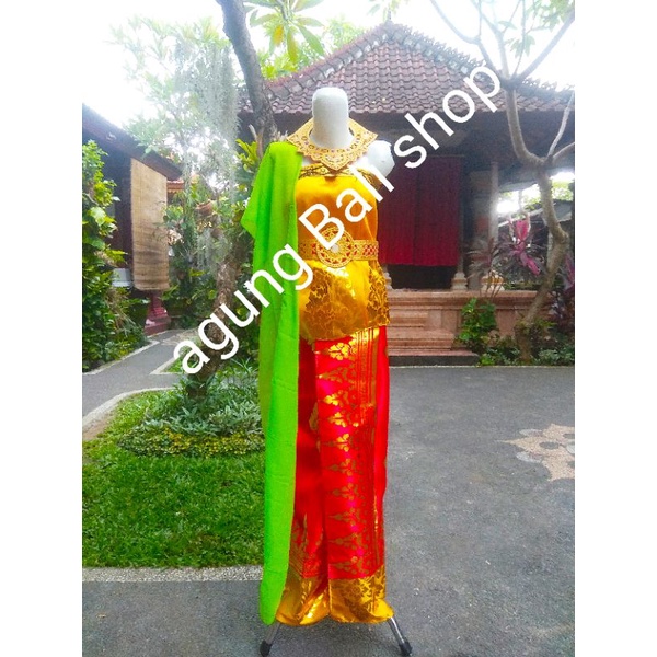 pakean tari Pendet bali