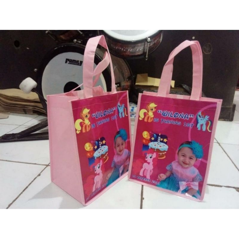 

tas souvenir ultah custom desain suka-suka