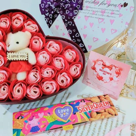 

Onemarkets Kado Bunga Valentine Kotak Love - Kado Anniversary F003D - Biru