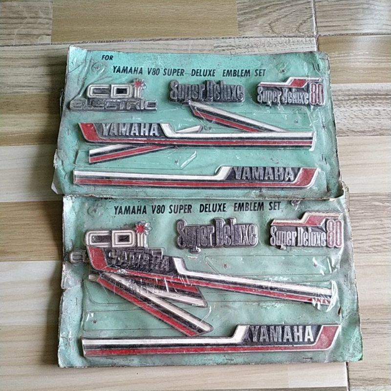 EMBLEM TANGKI/EMBLEM YAMAHA V80 SUPER DELUXE/EMBLEM SET