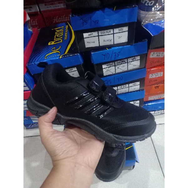 sepatu sekolah hitam polos lem merek de brand ORI size 34-37