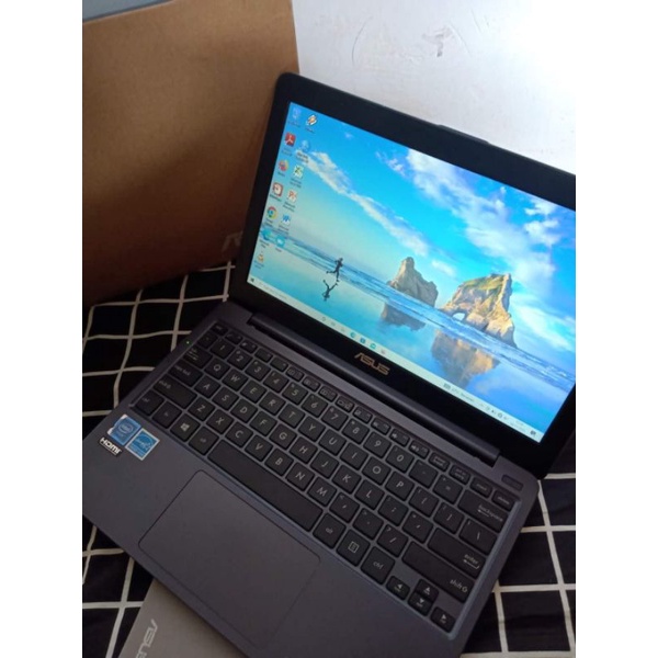 Asus VivoBook E203MAH