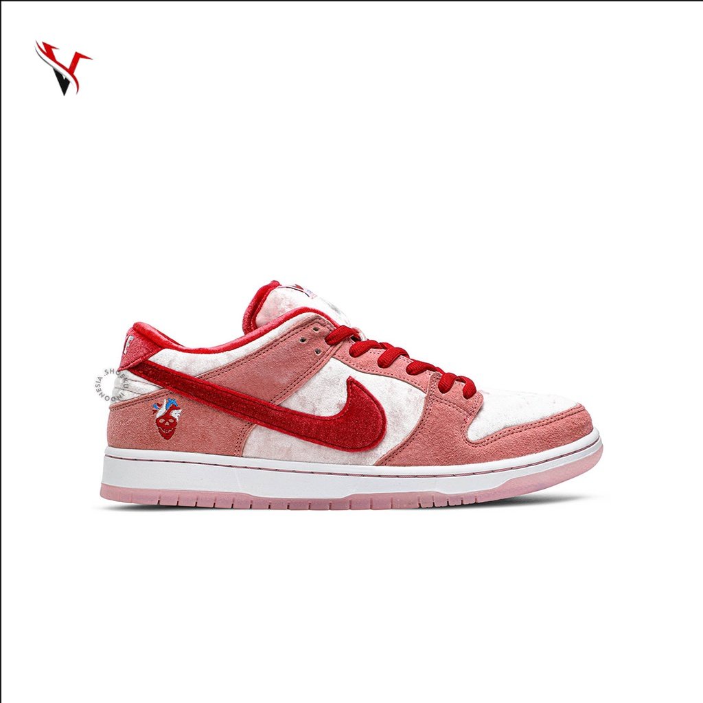 Sneakers StrangeLove x Dunk Low SB 'Valentine's Day' V5