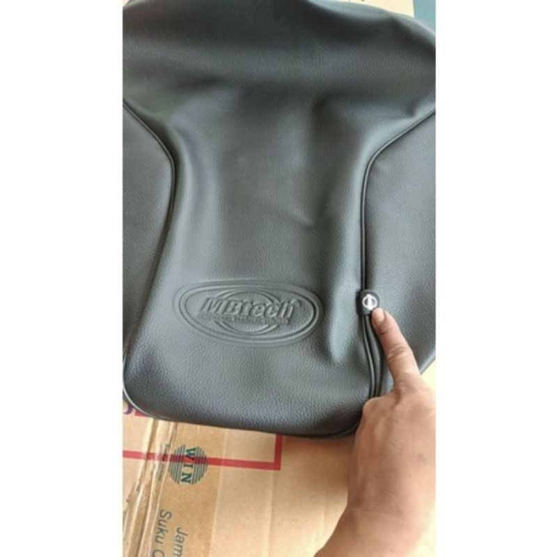 Cover jok motor C70 Mbtech