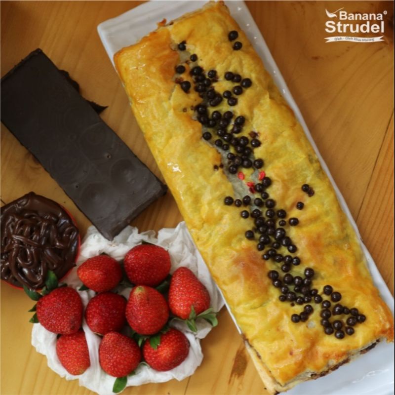 

Choco Strawberry Strudel | Oleh-Oleh Khas Malang | Oleh-Oleh Jawa Timur