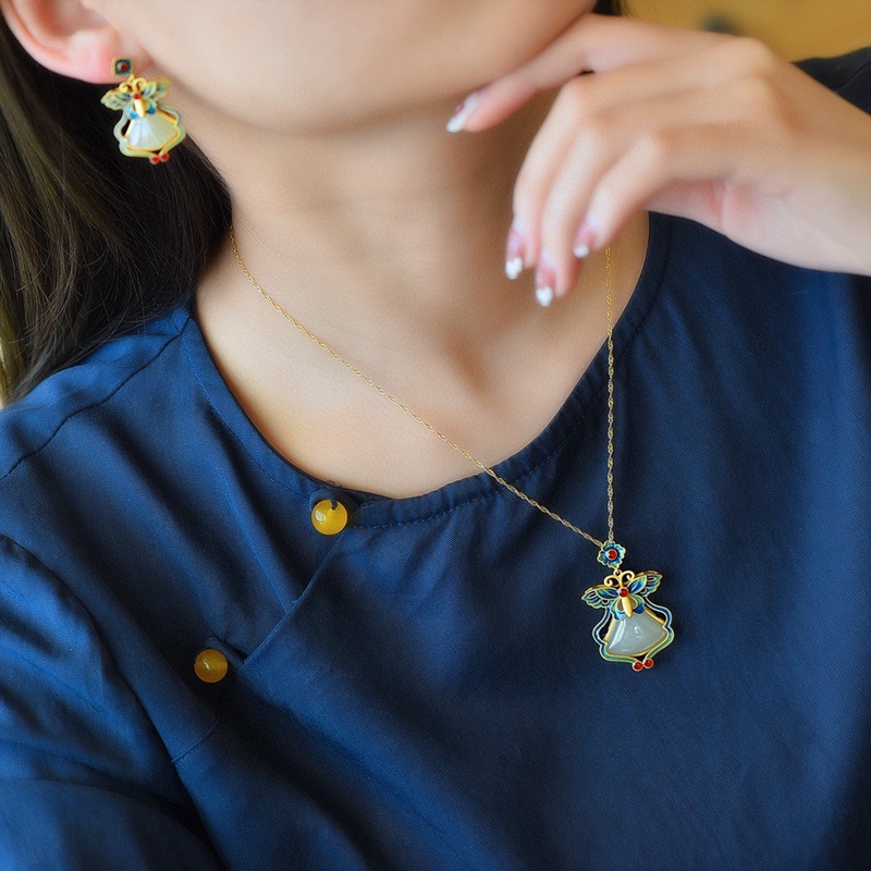 Fancyqube Kalung Liontin Kupu-Kupu Geometris Warna Emas Gaya Vintage Untuk Wanita