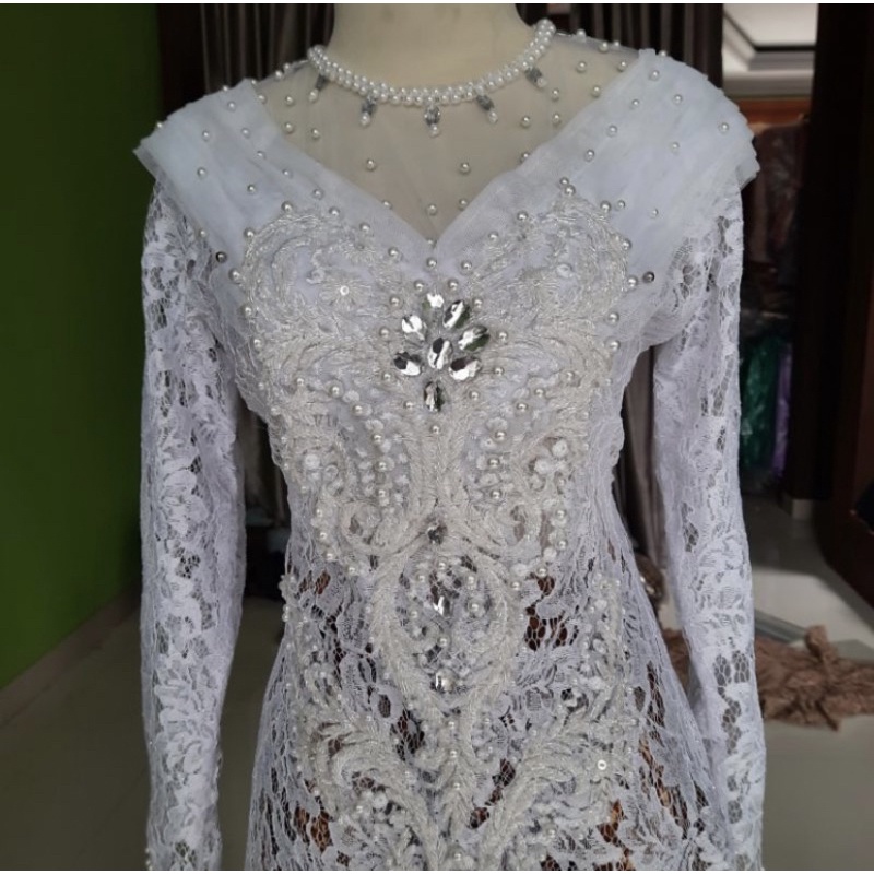 Kebaya Akad Aurel Mutiara Payet Halon Jepang