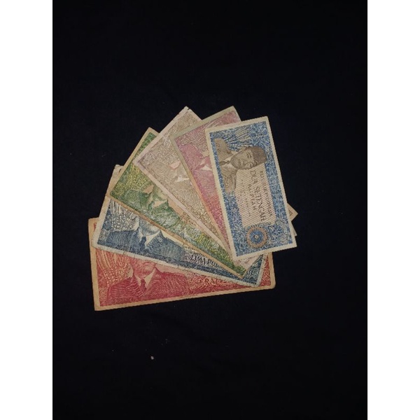 1 set uang kertas kuno/lama gambar sukarno