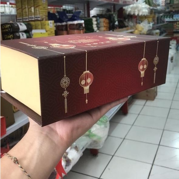 

Kotak imlek 25 x 15 tinggi 8 motif city china hard box kardus lapis - Merah